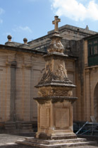 Monument in Valleta, Malta